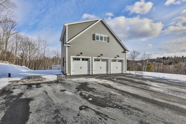 42 Ridgeview Lane, New Boston, NH 03070