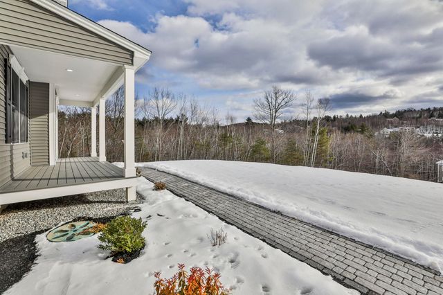 42 Ridgeview Lane, New Boston, NH 03070