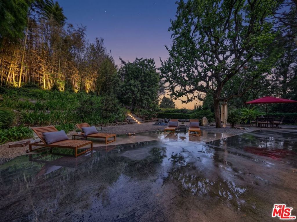 10765 Wrightwood Lane, Los Angeles, CA 91604 — photo 2