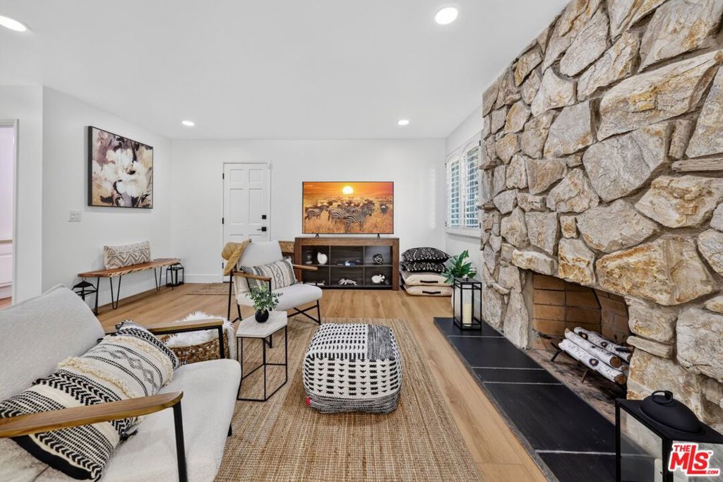10765 Wrightwood Lane, Los Angeles, CA 91604 — photo 3