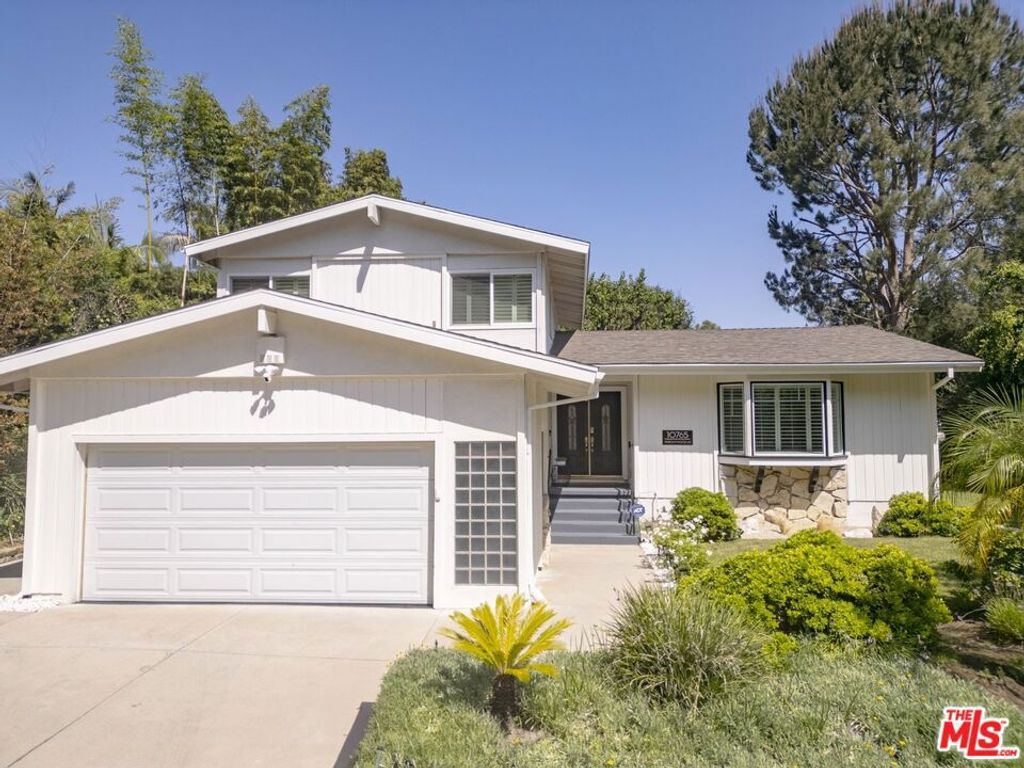 10765 Wrightwood Lane, Los Angeles, CA 91604 — photo 4