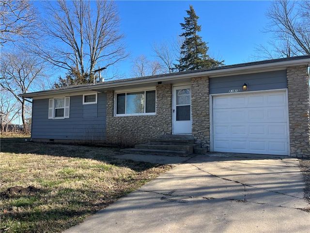 33915 W 83rd Street, De Soto, KS 66018