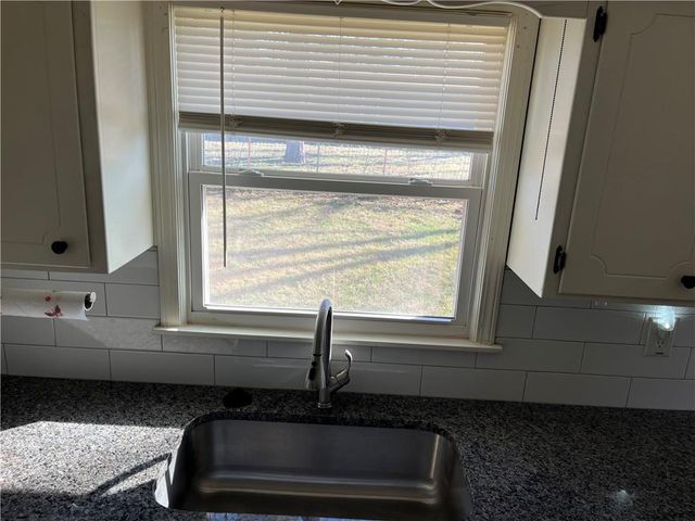 33915 W 83rd Street, De Soto, KS 66018