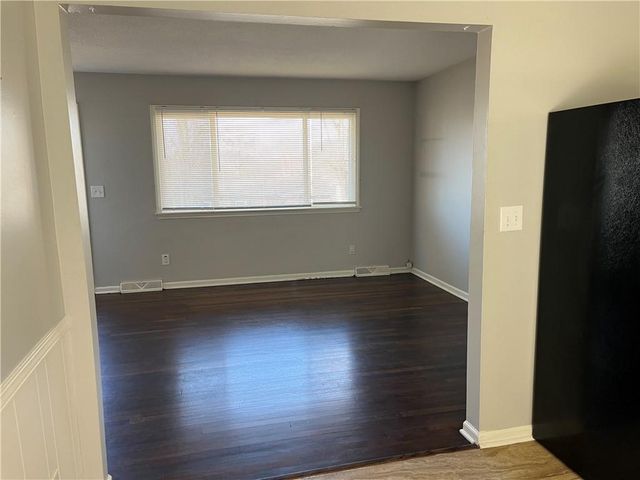 33915 W 83rd Street, De Soto, KS 66018