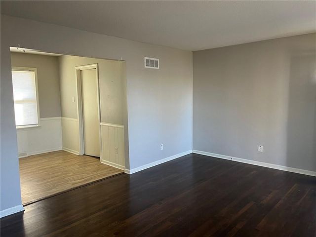 33915 W 83rd Street, De Soto, KS 66018