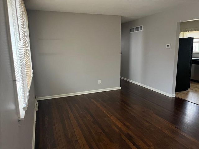 33915 W 83rd Street, De Soto, KS 66018