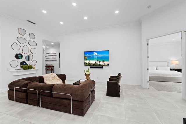 8342 Dominica Place, Wellington, FL 33414