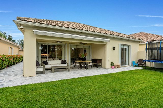 8342 Dominica Place, Wellington, FL 33414