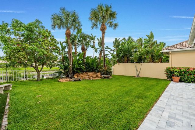 8342 Dominica Place, Wellington, FL 33414