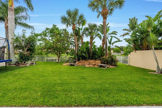 8342 Dominica Place, Wellington, FL 33414