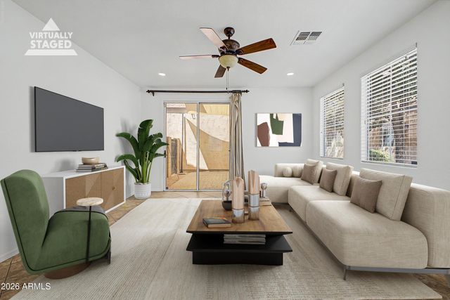 4282 E CARLA VISTA Drive, Gilbert, AZ 85295