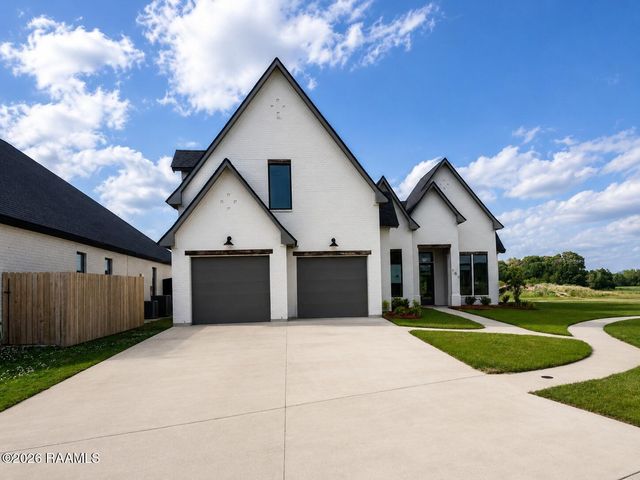107 Sugar Cane Palm Circle, Broussard, LA 70518
