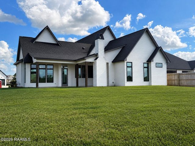 107 Sugar Cane Palm Circle, Broussard, LA 70518