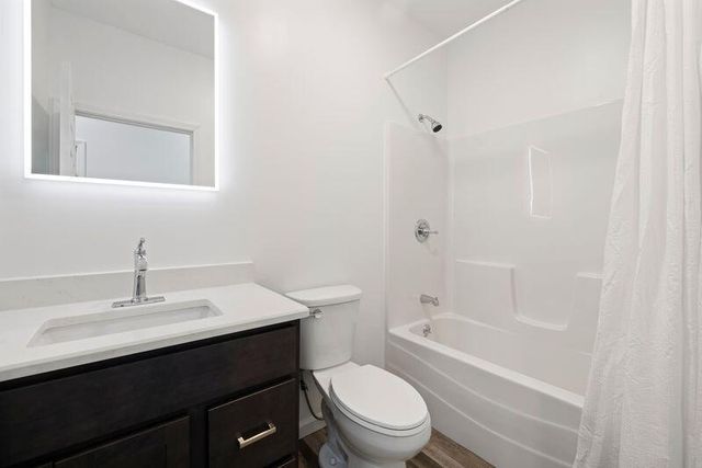 204 W 12th Street, La Porte, IN 46350