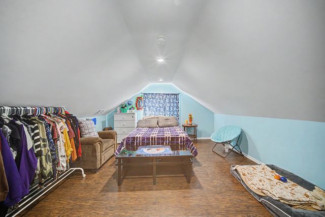 8043 Salisbury Avenue, Lyons, IL 60534