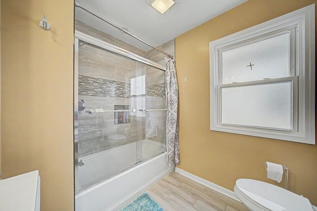 8043 Salisbury Avenue, Lyons, IL 60534
