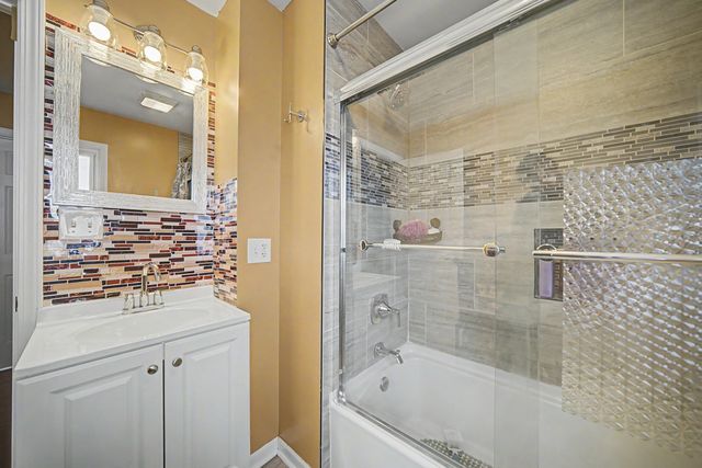 8043 Salisbury Avenue, Lyons, IL 60534