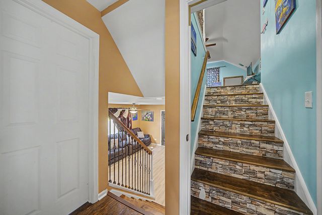 8043 Salisbury Avenue, Lyons, IL 60534