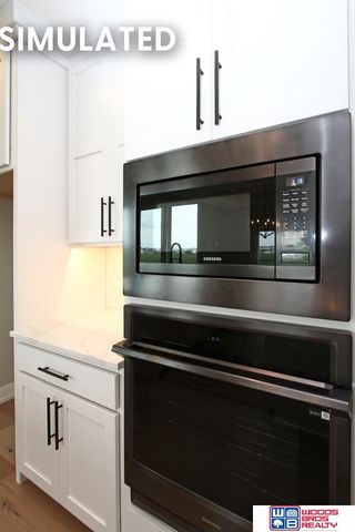 941 N 104th Street, Lincoln, NE 68527