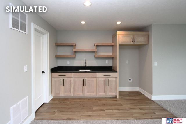 941 N 104th Street, Lincoln, NE 68527