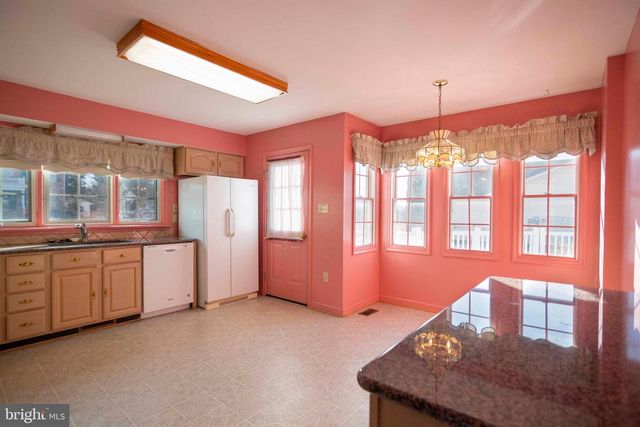 507 MEADOW LN, Front Royal, VA 22630