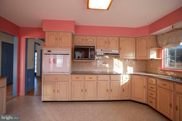 507 MEADOW LN, Front Royal, VA 22630