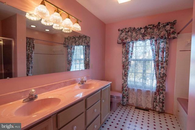 507 MEADOW LN, Front Royal, VA 22630