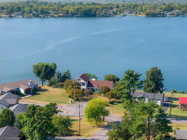 180 Roberta Dr, Hendersonville, TN 37075