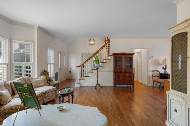 180 Roberta Dr, Hendersonville, TN 37075