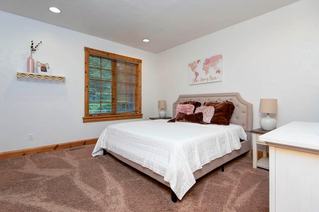 4827 S Landon Court, Springfield, MO 65810