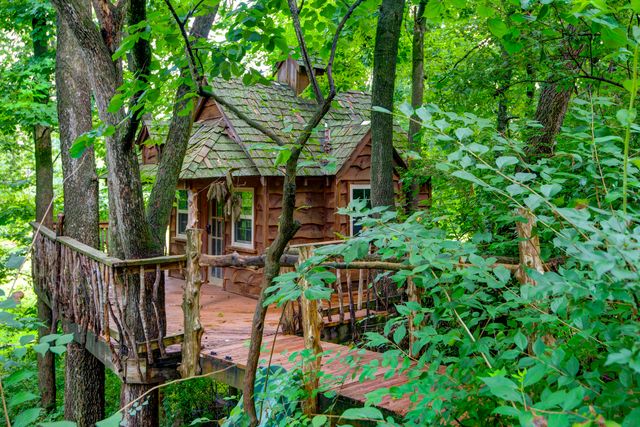 4827 S Landon Court, Springfield, MO 65810