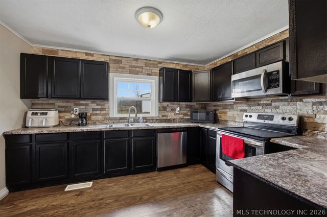 30740 N 3996, Ramona, OK 74061