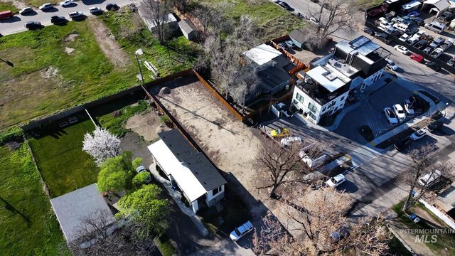 205 E 35th St, Garden City, ID 83714