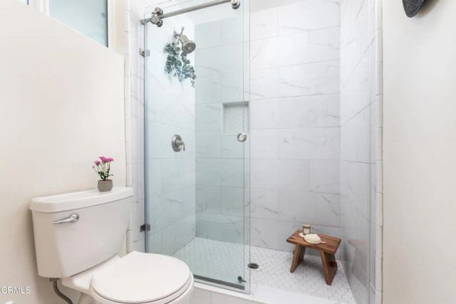 193 W Sidlee Street, Thousand Oaks, CA 91360