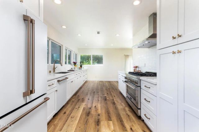 193 W Sidlee Street, Thousand Oaks, CA 91360