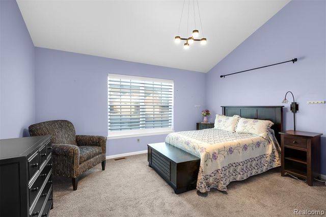 13407 Shire Lane 27, Southgate, MI 48195