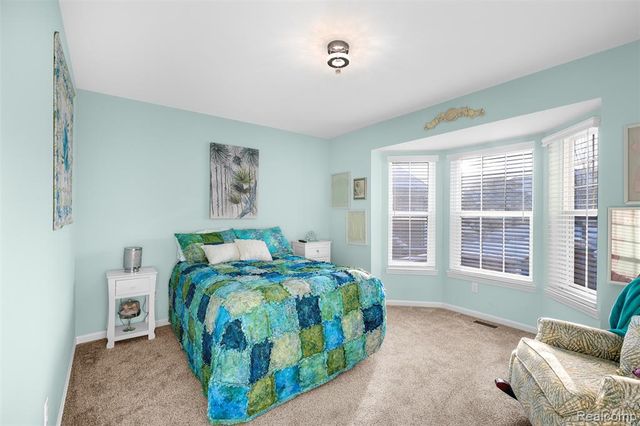 13407 Shire Lane 27, Southgate, MI 48195