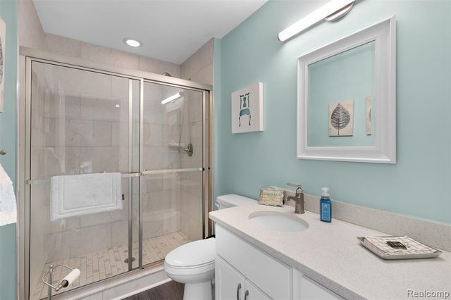 13407 Shire Lane 27, Southgate, MI 48195