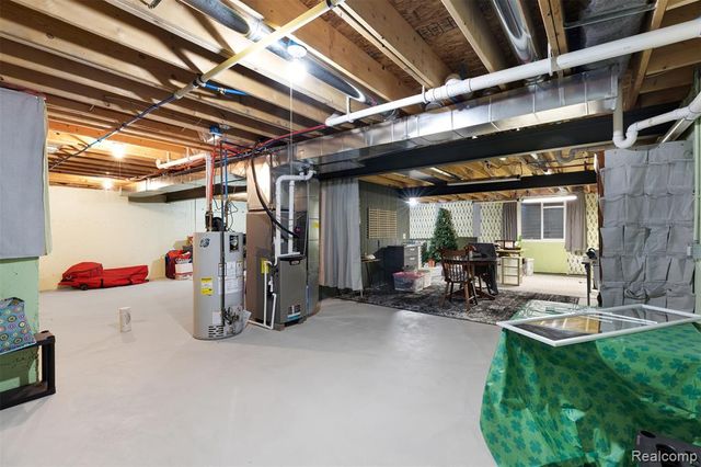 13407 Shire Lane 27, Southgate, MI 48195