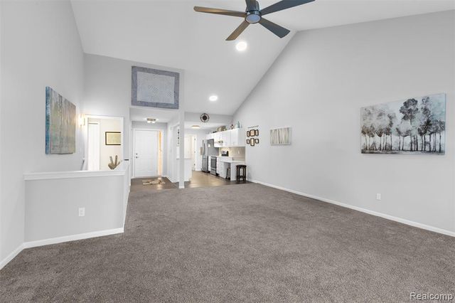 13407 Shire Lane 27, Southgate, MI 48195