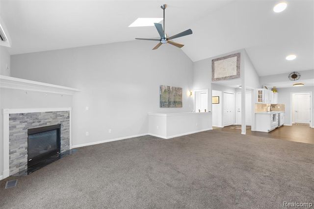 13407 Shire Lane 27, Southgate, MI 48195