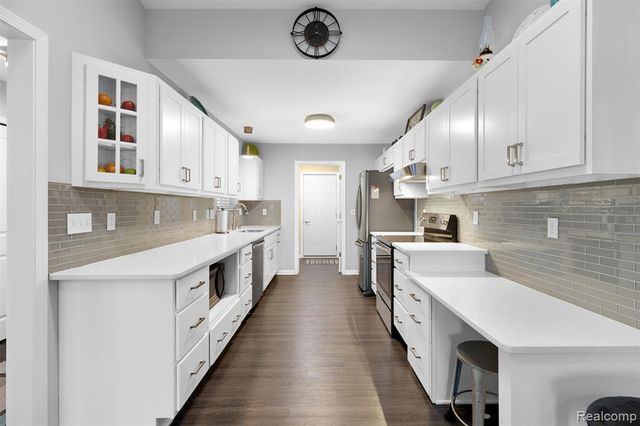 13407 Shire Lane 27, Southgate, MI 48195