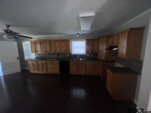 407 Baker, Lindale, TX 75771