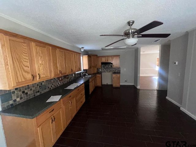 407 Baker, Lindale, TX 75771