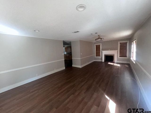 407 Baker, Lindale, TX 75771