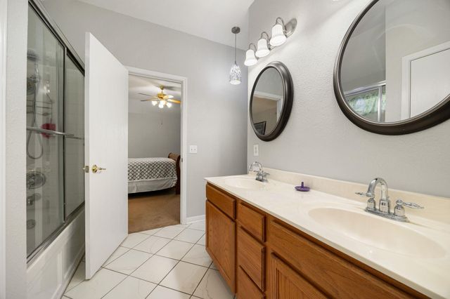 103 Little Lake RD, Hutto, TX 78634