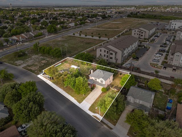 103 Little Lake RD, Hutto, TX 78634