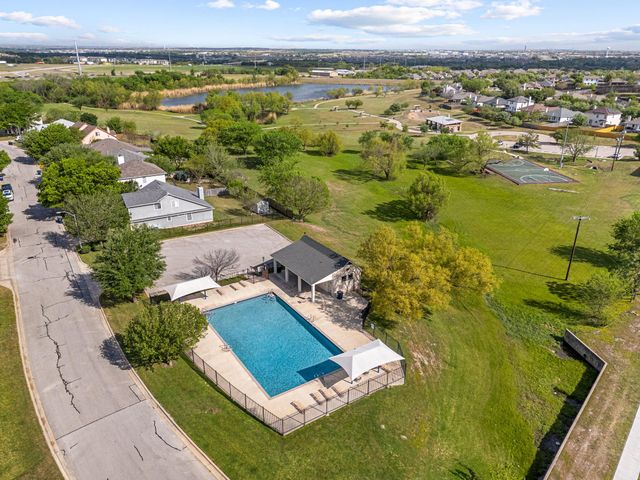 103 Little Lake RD, Hutto, TX 78634