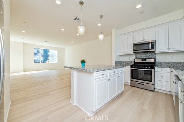 185 Steely, Irvine, CA 92614