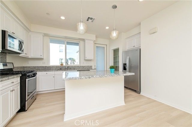 185 Steely, Irvine, CA 92614